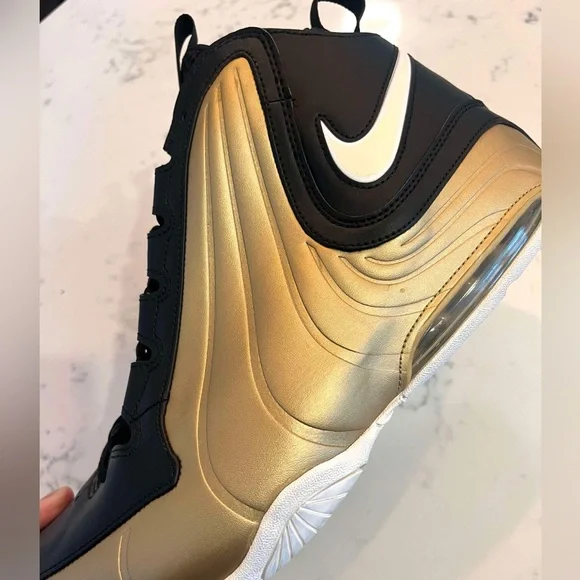Nike Rare Air Max Wavy Men’s SZ.11 Vintage Basketball Shoes Gold/BlackNew
